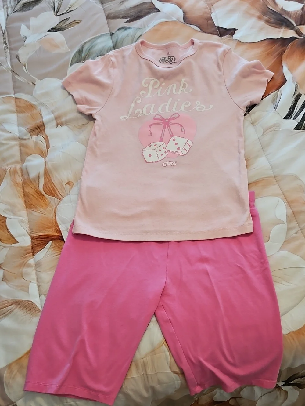 Place SHORTS XXL 16 w Coordinzted Top PINK ladies GREASE movie S Adults Kids 16